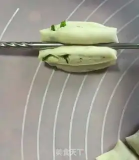 Make Onion roll step 5