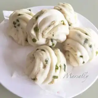 Make Onion roll step 8