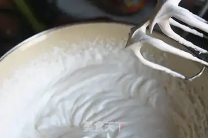 Make Yogurt strawberry mousse step 5