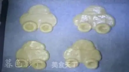 Make Handmade stereo cookies step 4
