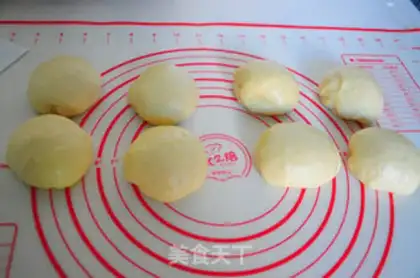 Make Chocolate rose rolls step 4
