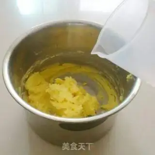 Make Coconut ball step 2