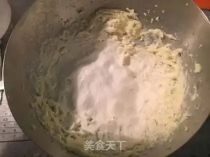 Make Onion pine roll step 5