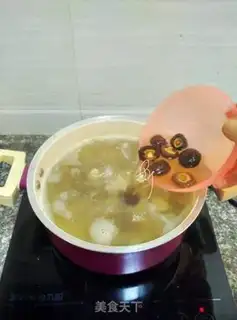 Make Soybeans and hoof soup step 8