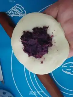 Make Purple potato blueberry sesame sack step 8