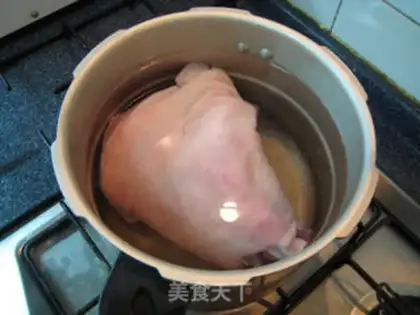Make Pancake elbow eggs step 1