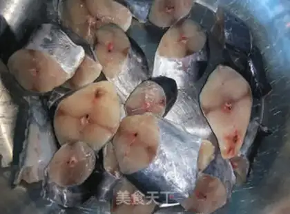 Make Smoky fish step 1