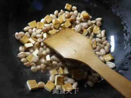 Make Scrambled peanut rice step 4