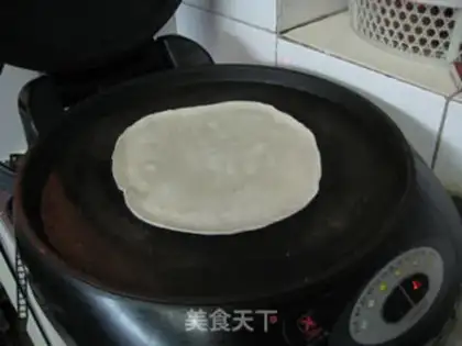 Make Pancake elbow eggs step 17