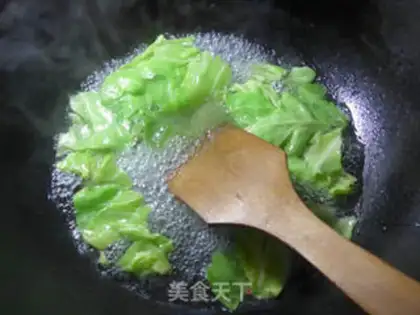 Make The crayfish cuisine step 3