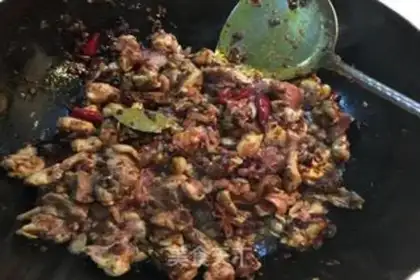 Make Spicy hotpot rabbit step 1