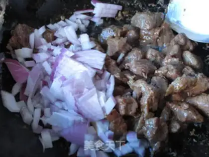 Make French black pepper beef pizza step 8