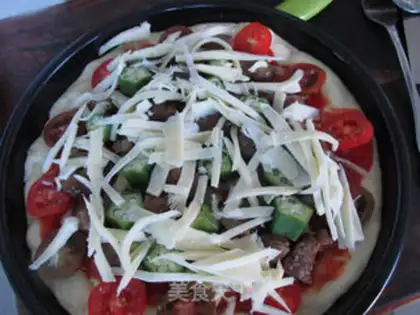 Make French black pepper beef pizza step 16