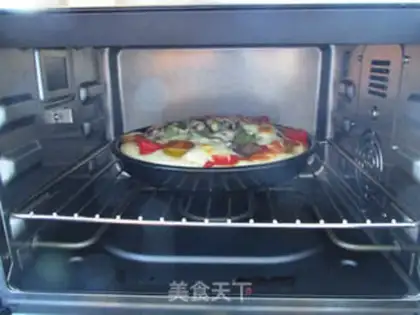 Make French black pepper beef pizza step 17