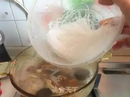 Make Three fresh fan soup step 6