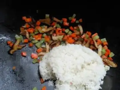 Make Fresh mushroom fried rice step 3