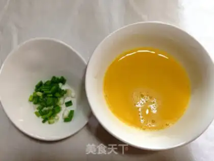 Make Peaches pointy egg soup step 1