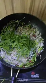 Make Soccer bean sprouts step 4