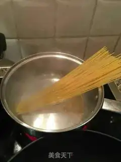 Make Tomato shrimp pasta step 3