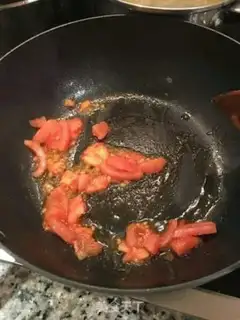Make Tomato shrimp pasta step 5