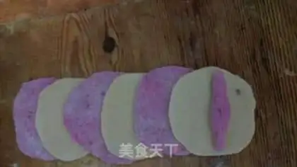 Make Rose roller step 7