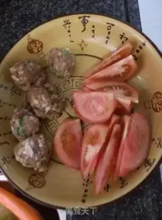 Make Tomato mushroom meatball soup step 1