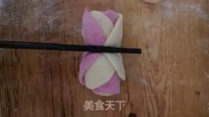 Make Rose roller step 8