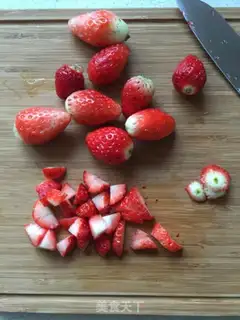 Make Six inches of strawberry yogurt mousse step 5