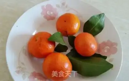 Make Banana orange milkshake step 1