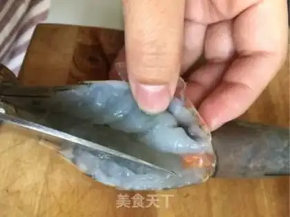 Make Garlic fan to shrimp step 5