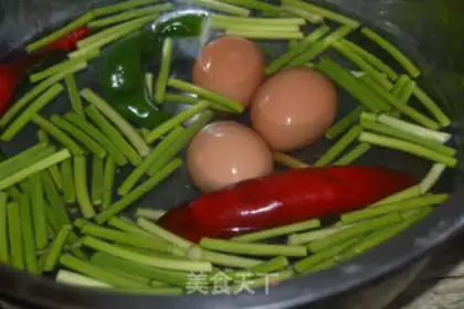 Make Garlic fried eggs step 0