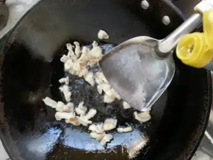 Make Skinned carrots and fried meat step 4
