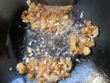 Make Skinned carrots and fried meat step 6