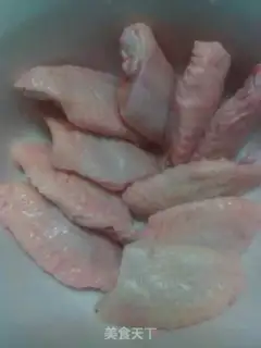 Make Hot-cooked chicken wings step 0
