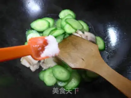 Make Salt and cucumber step 4
