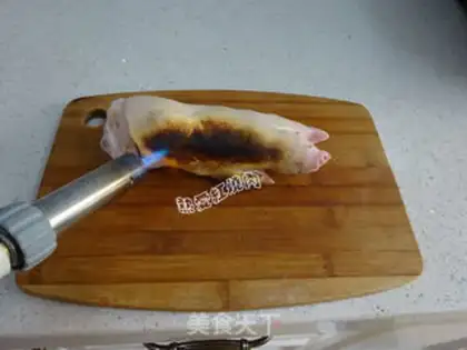Make Peanut stew pig hoof step 2
