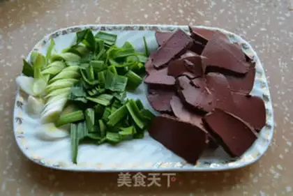 Make Garlic sprouts step 0