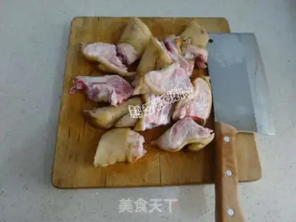 Make Peanut stew pig hoof step 4