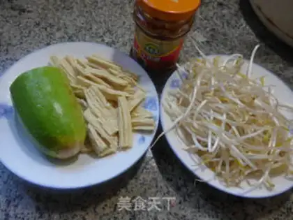 Make The green bean sprouts step 0