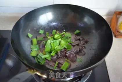 Make Garlic sprouts step 3