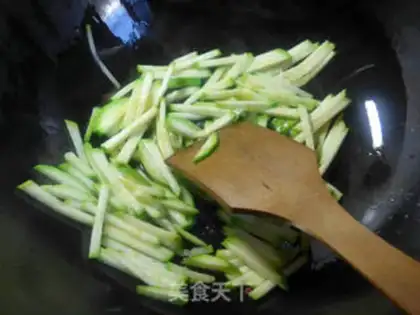 Make The green bean sprouts step 2