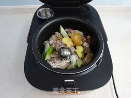 Make Peanut stew pig hoof step 8