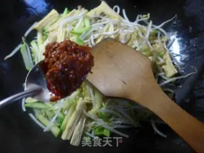Make The green bean sprouts step 6