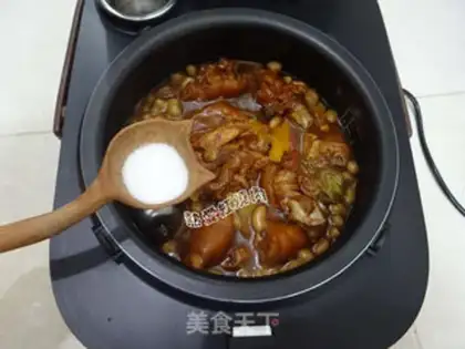 Make Peanut stew pig hoof step 14