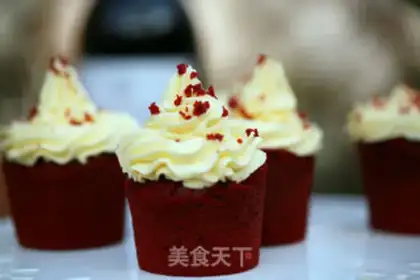 Make Red velvet cupcakes step 25