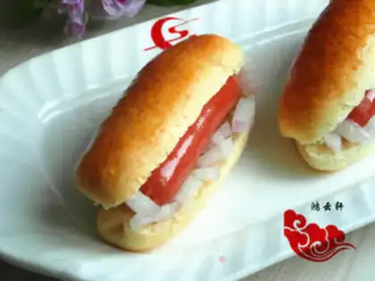 Make Norwegian hot dogs step 7