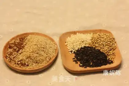 Make Five grains of seafood step 0