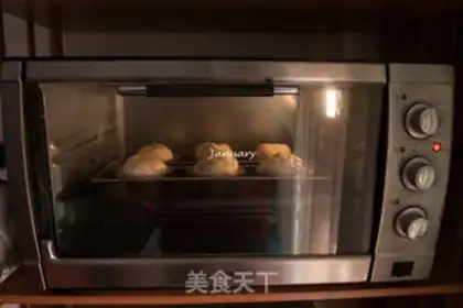 Make Frozen cake step 16