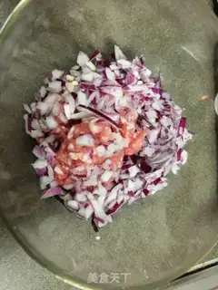 Make Onion pork pie step 1