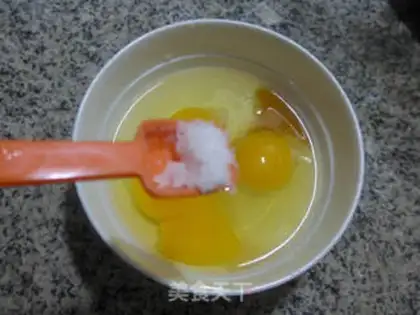 Make Shrimp fried eggs step 2